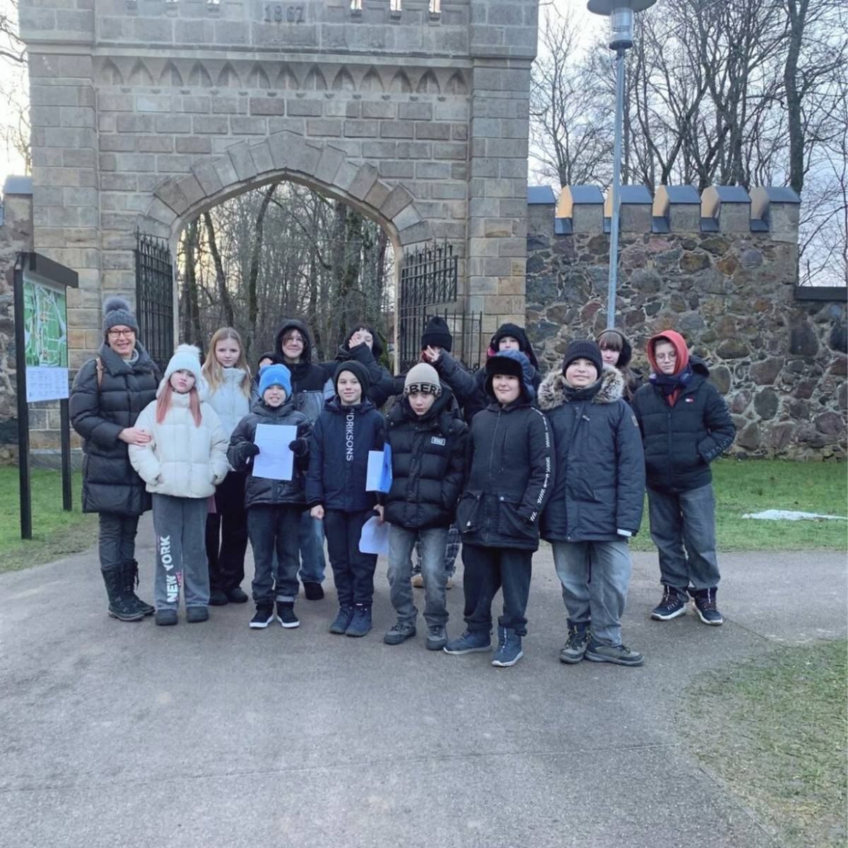 Экскурсия учеников 5 и 6 классов средней школы Premjers в Сигулду